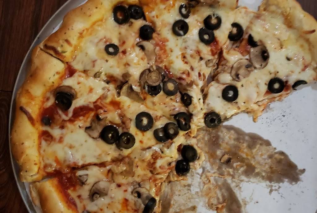 Slice of Chicago | restaurant | 2353, 507 W Wisconsin St, Sparta, WI 54656, USA | 6082692181 OR +1 608-269-2181