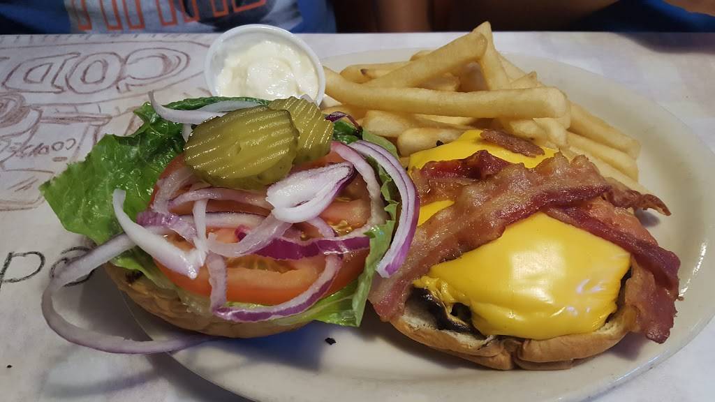 Codys Original Roadhouse | restaurant | 895 Cortez Rd W, Bradenton, FL 34207, USA | 9417276700 OR +1 941-727-6700