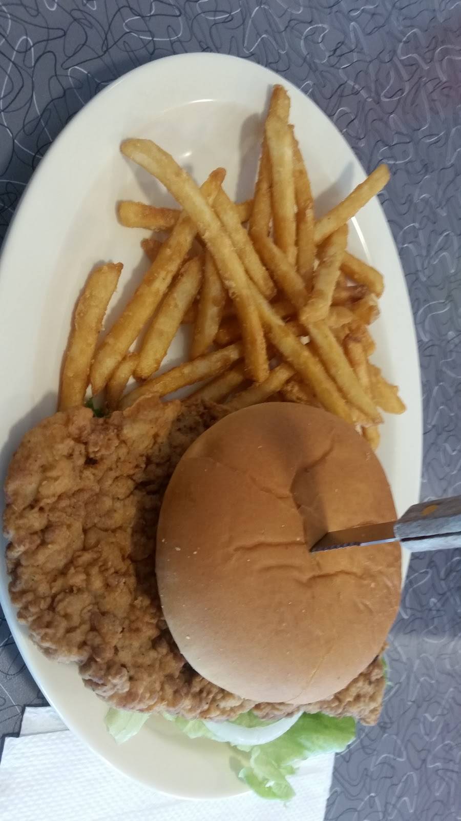 The Raider | restaurant | 817 S Highland St, Williamsburg, IA 52361, USA | 3196681271 OR +1 319-668-1271