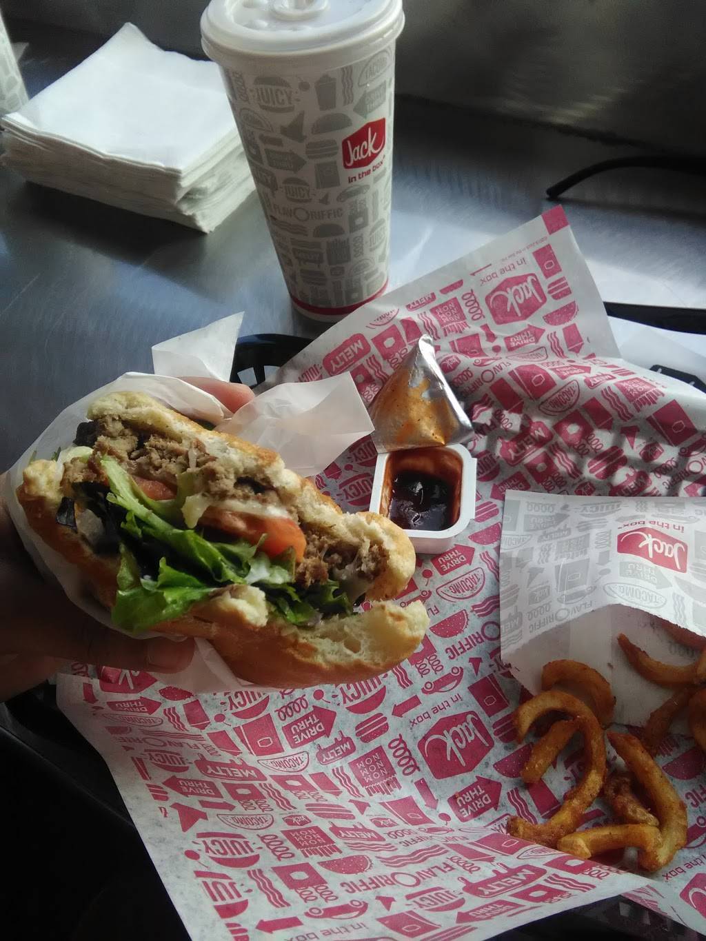 Jack in the Box | restaurant | 1135 N Mission Rd, Los Angeles, CA 90033, USA | 3232236346 OR +1 323-223-6346