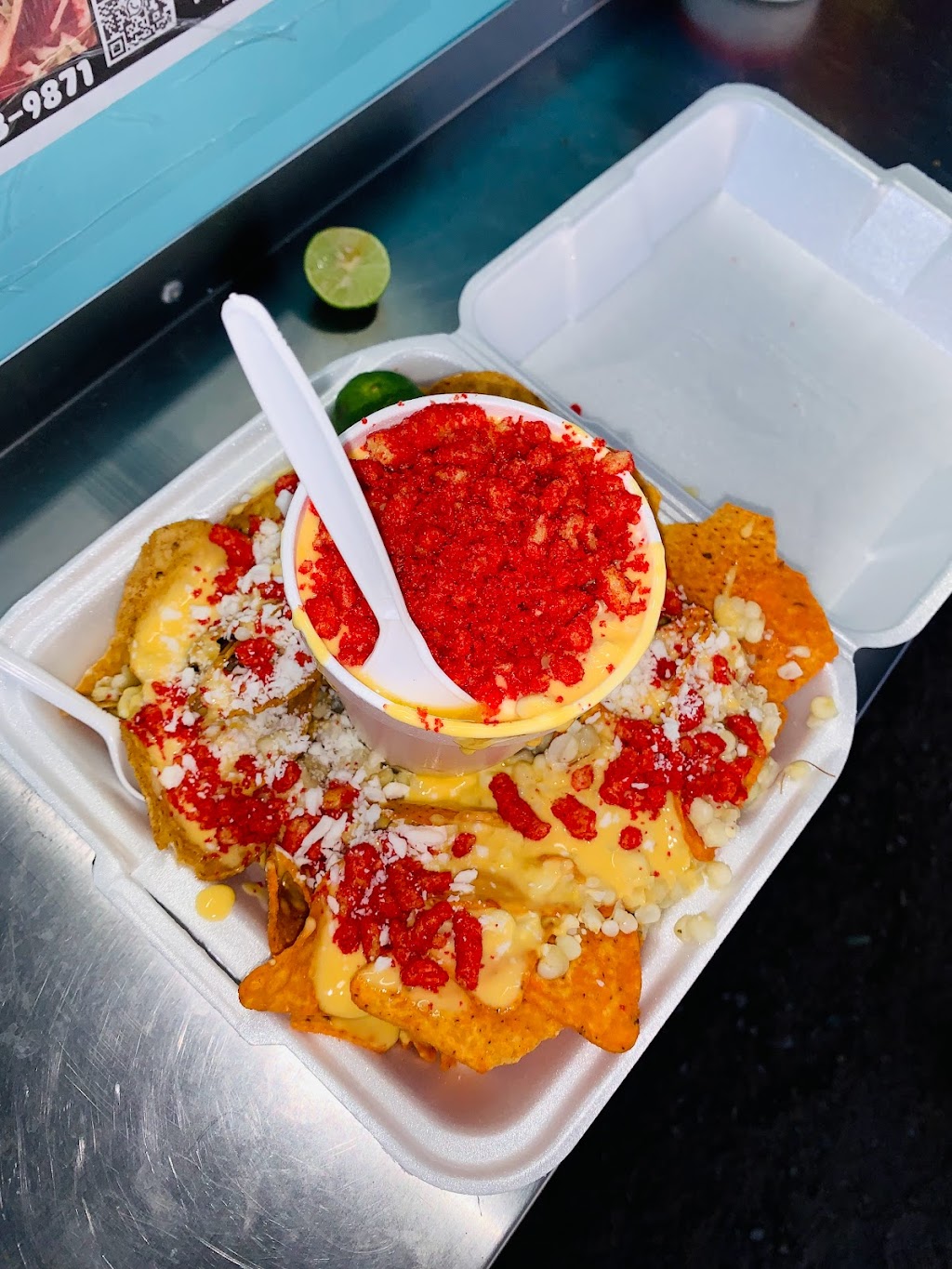 Chucherias y Más Los Minis | restaurant | 1060 Yavapai Dr, Rio Rico, AZ 85648, USA | 5203974715 OR +1 520-397-4715