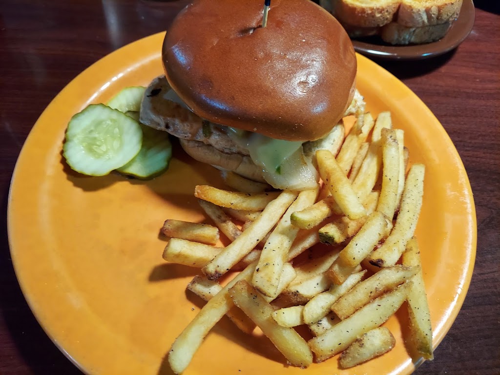 Village Inn | bakery | 203 N 4th St, Sterling, CO 80751, USA | 9705224882 OR +1 970-522-4882