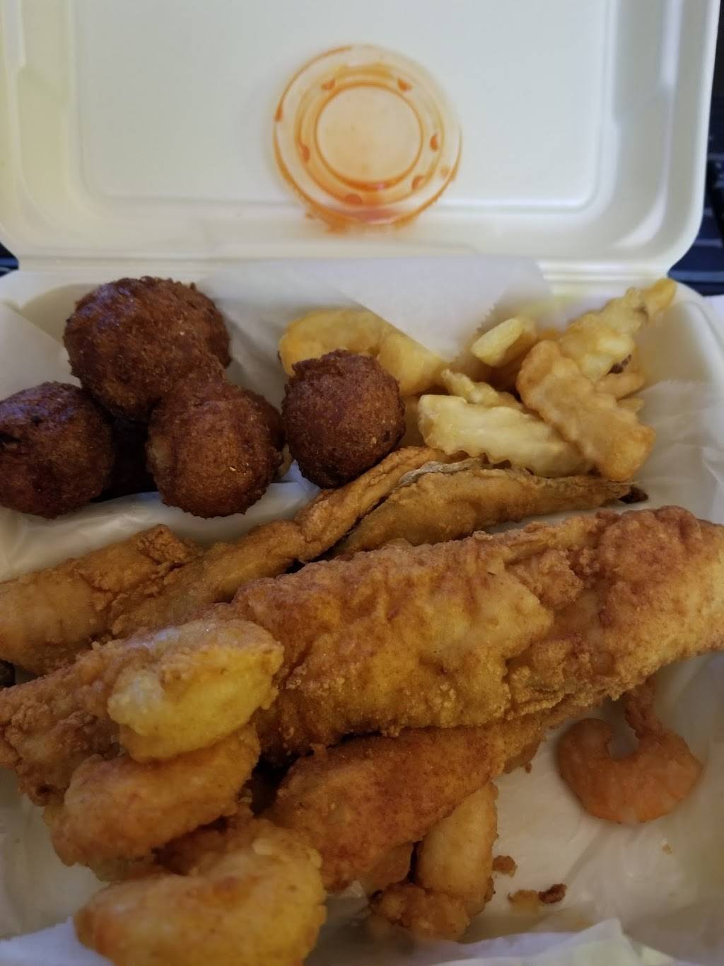 Marvins Seafood | restaurant | 7433, 4224 Dorchester Rd, North Charleston, SC 29405, USA | 8435291764 OR +1 843-529-1764