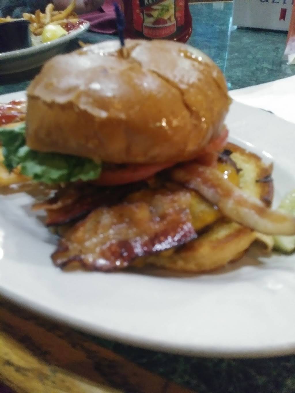 Uncle Mikes M Pour E Yum | restaurant | 736 Rodeo Dr, Hudson, WI 54016, USA | 7156902525 OR +1 715-690-2525