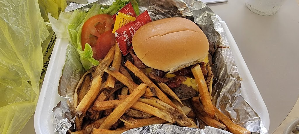 The Re-load Bar & Grill | restaurant | 133 S Penn Ave, Oberlin, KS 67749, USA | 7854752421 OR +1 785-475-2421