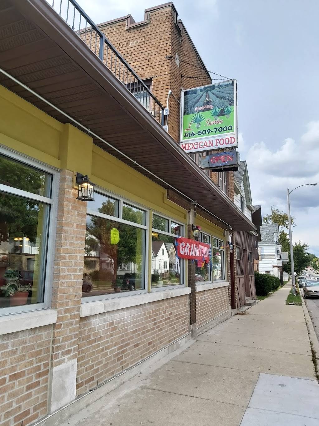 Taqueria La Sierrita | restaurant | 2689 South 13th Street, Milwaukee, WI 53215, USA | 4145097000 OR +1 414-509-7000