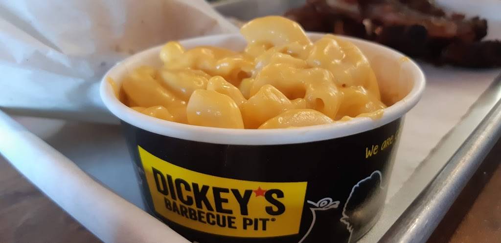 Dickeys Barbecue Pit | restaurant | 27120 Fulshear Bend Dr Suite 400, Katy, TX 77494, USA | 8327577412 OR +1 832-757-7412