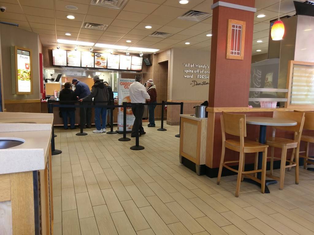 Wendys | restaurant | 1730 Hempstead Turnpike, East Meadow, NY 11554, USA | 5167944416 OR +1 516-794-4416