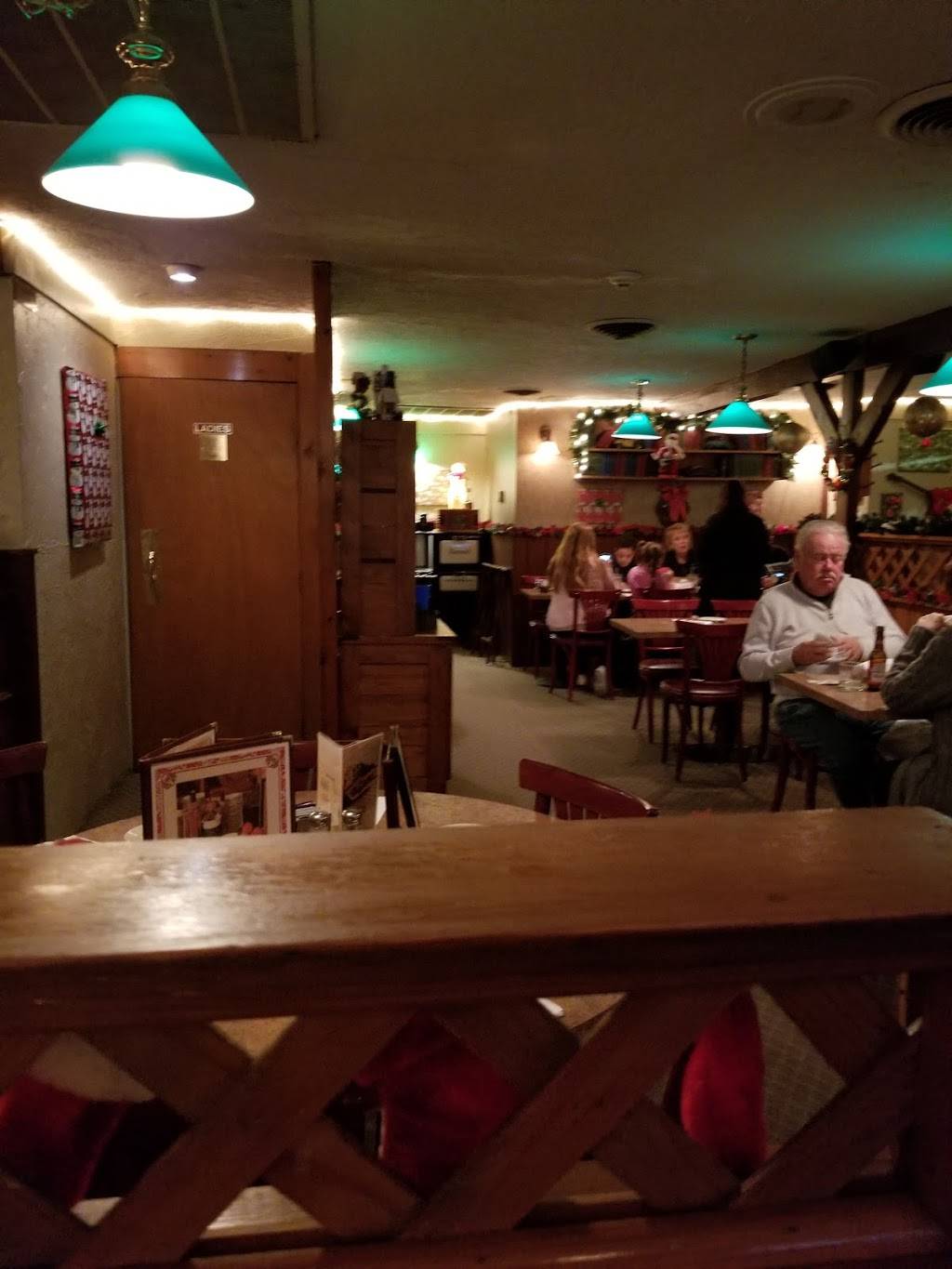 Fredas | restaurant | 105 Copeland St, West Bridgewater, MA 02379, USA | 5085838217 OR +1 508-583-8217