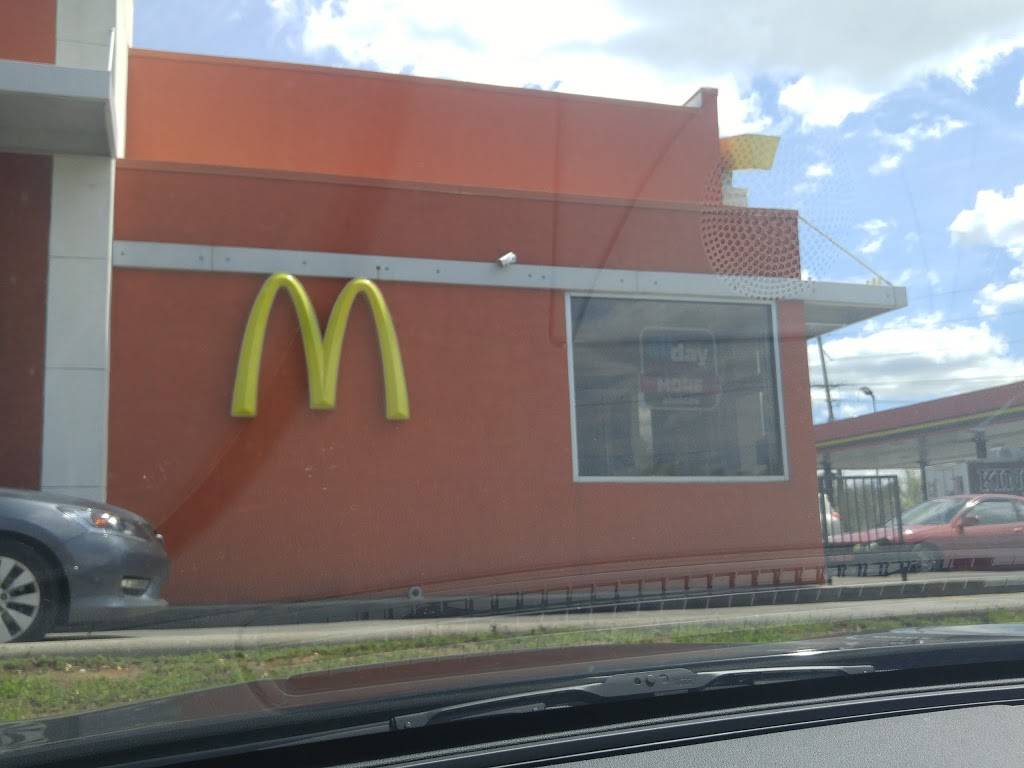 McDonalds | cafe | 8451 Middlebrook Pike, Knoxville, TN 37919, USA | 8656929503 OR +1 865-692-9503