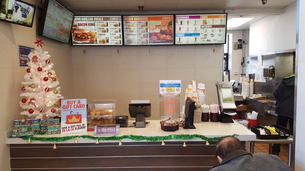 Burger King | restaurant | 7133 W Dempster St, Niles, IL 60714, USA | 8479654280 OR +1 847-965-4280