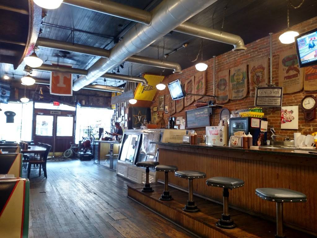 Collins River BBQ & Cafe | cafe | 117 E Main St, McMinnville, TN 37110, USA | 9315073663 OR +1 931-507-3663