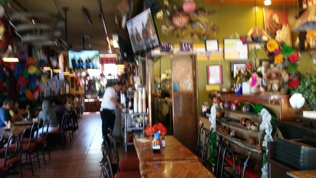 Fiesta Martin Mexican Grill | restaurant | 1330 N La Brea Ave, Inglewood, CA 90302, USA | 3106721330 OR +1 310-672-1330