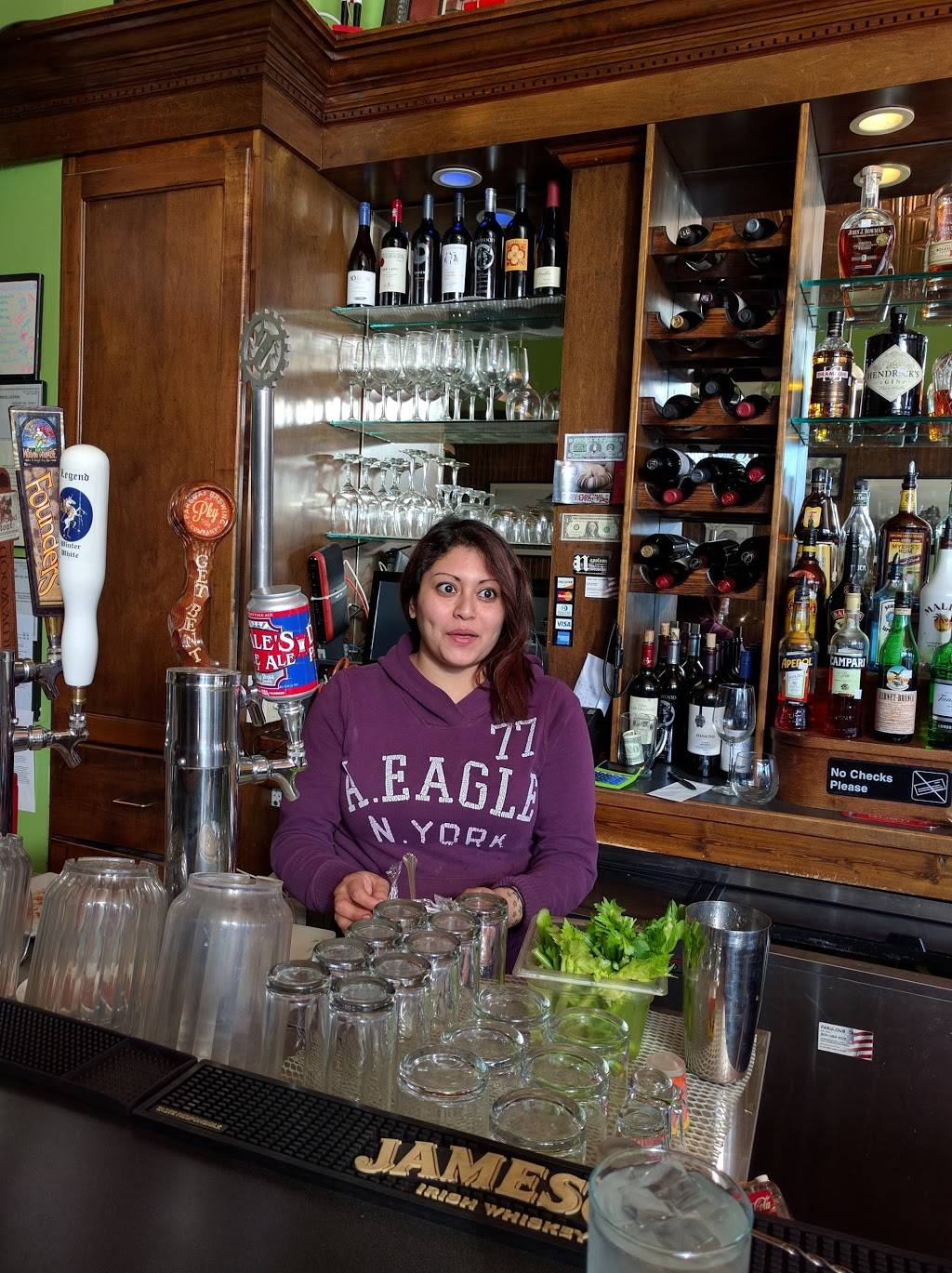 The Franklin Inn | restaurant | 800 N, Cleveland St, Richmond, VA 23221, USA | 8047169493 OR +1 804-716-9493