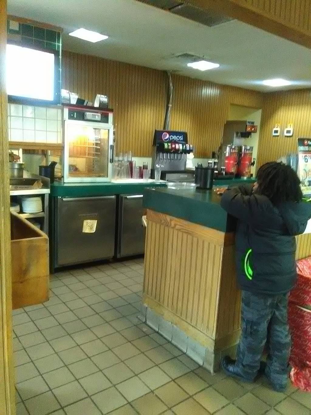 Pizza Hut | meal takeaway | 5000 W Mercury Blvd, Newport News, VA 23605, USA | 7578262266 OR +1 757-826-2266