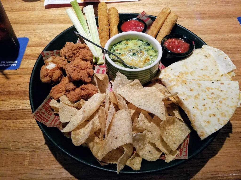 Applebees Grill + Bar | restaurant | 213-29 26th Ave, Bayside, NY 11360, USA | 7184234328 OR +1 718-423-4328