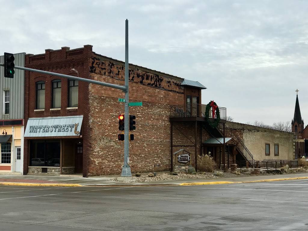 Waterstreet Grill | restaurant | 102 W Bremer Ave, Waverly, IA 50677, USA | 3193521493 OR +1 319-352-1493