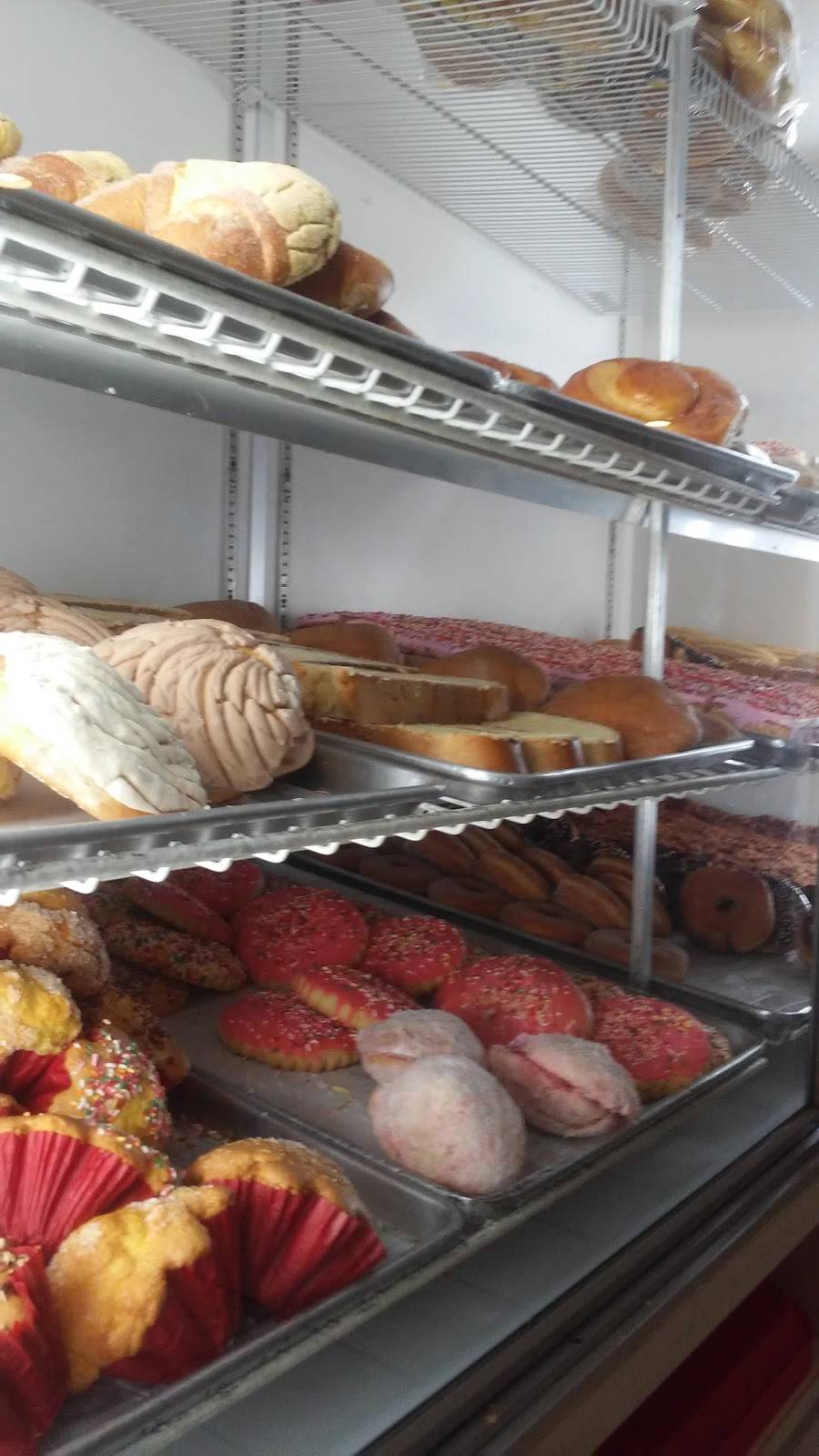 Panaderia La Estrella | restaurant | 635 NE Main St, Simpsonville, SC 29681, USA | 8647578170 OR +1 864-757-8170