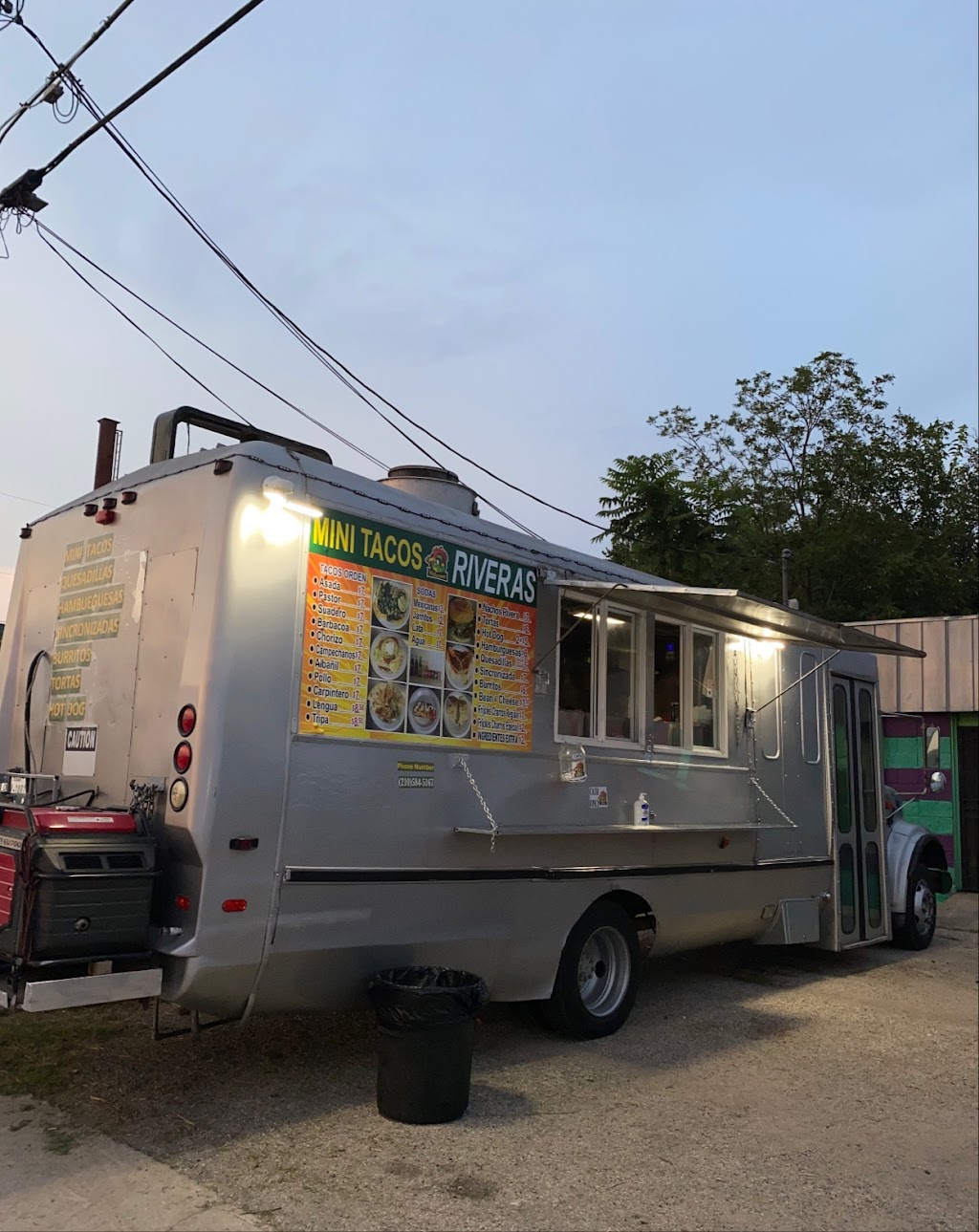 Mini Tacos Riveras | restaurant | 1158 S General McMullen Dr, San Antonio, TX 78237, USA | 2105845167 OR +1 210-584-5167