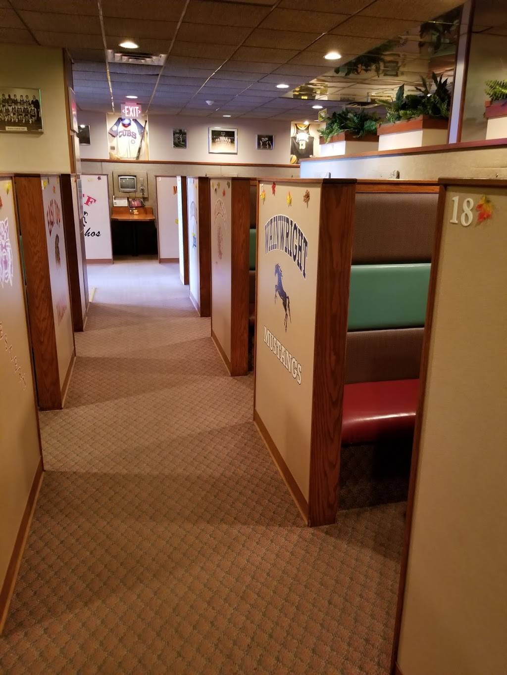 Pizza King | restaurant | 109 N Creasy Ln, Lafayette, IN 47905, USA | 7654476994 OR +1 765-447-6994