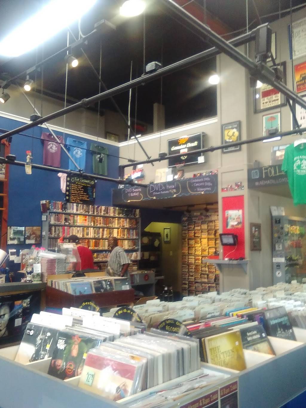 Armadillo Music | restaurant | 207 F St, Davis, CA 95616, USA | 5307588058 OR +1 530-758-8058