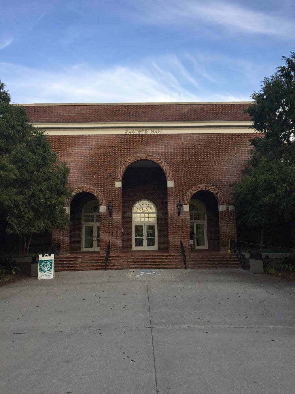 Wagoner Dining Hall | restaurant | Wilmington, NC 28403, USA | 9109622592 OR +1 910-962-2592