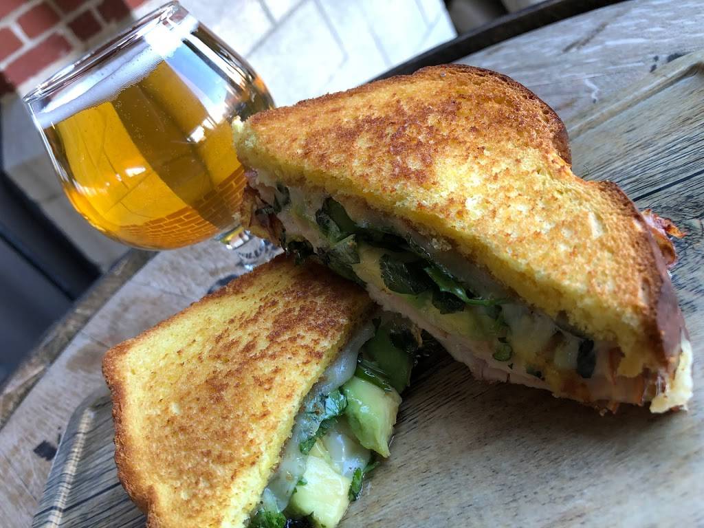 Crafthouse | restaurant | 901 N Glebe Rd #105, Arlington, VA 22203, USA | 5714830421 OR +1 571-483-0421