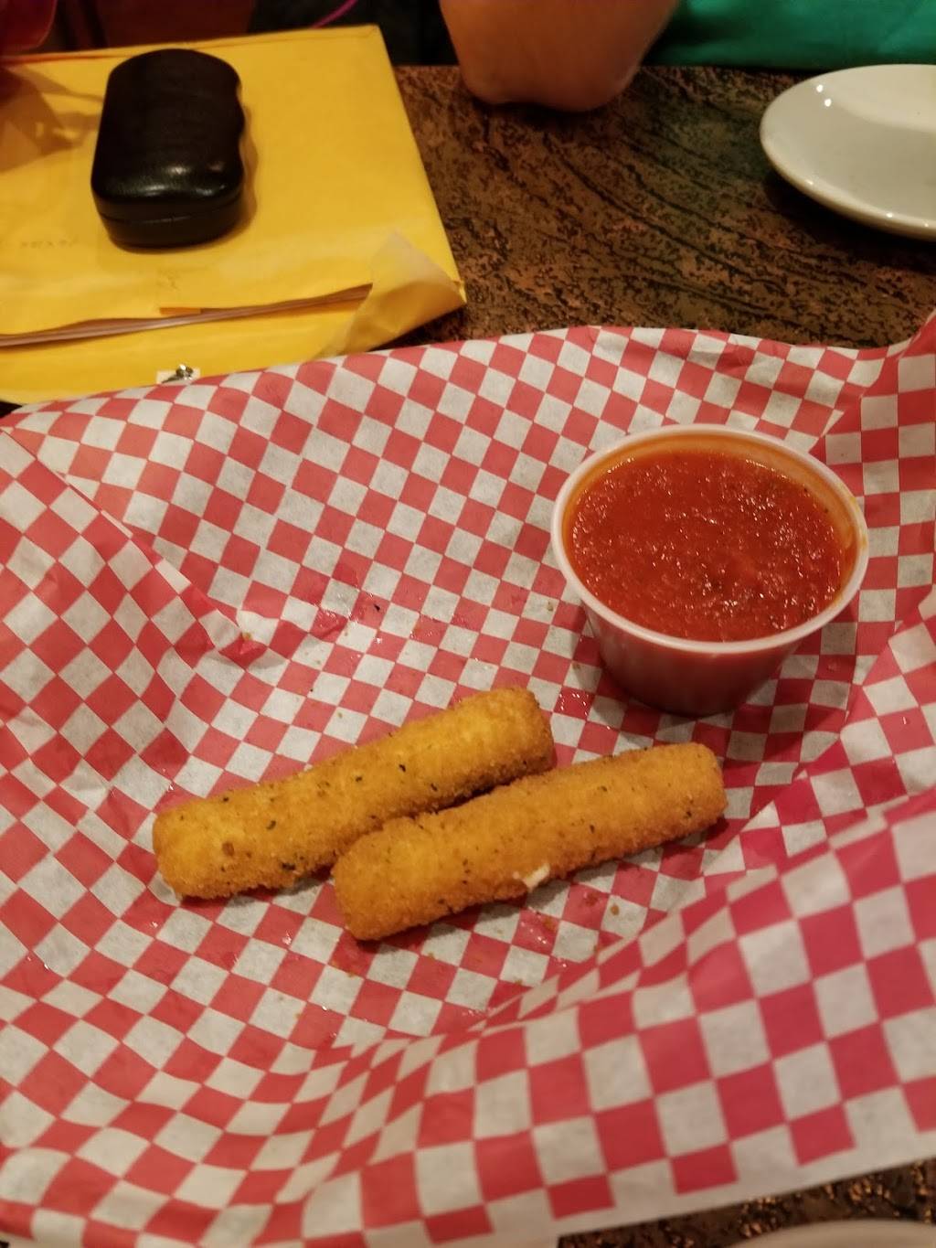 Aurelios Pizza | restaurant | 1372 Main St, Crete, IL 60417, USA | 7086724000 OR +1 708-672-4000