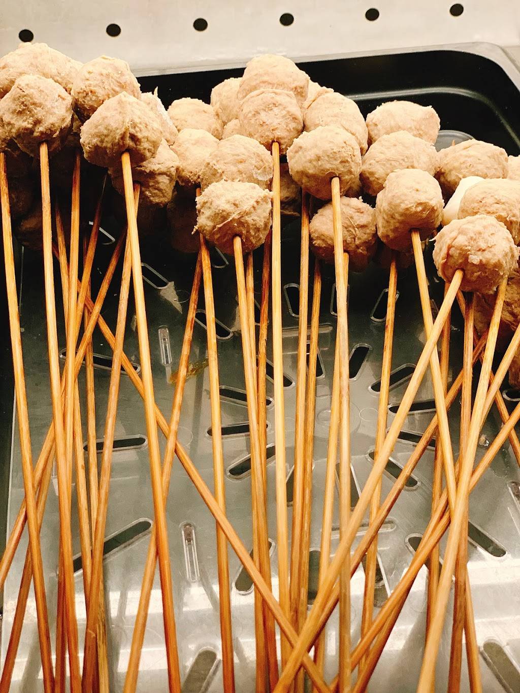 Premiere Fondue | restaurant | 1320 Boulevard Marcel-Laurin, Saint-Laurent, QC H4R 1J9, Canada | 5143791899 OR +1 514-379-1899