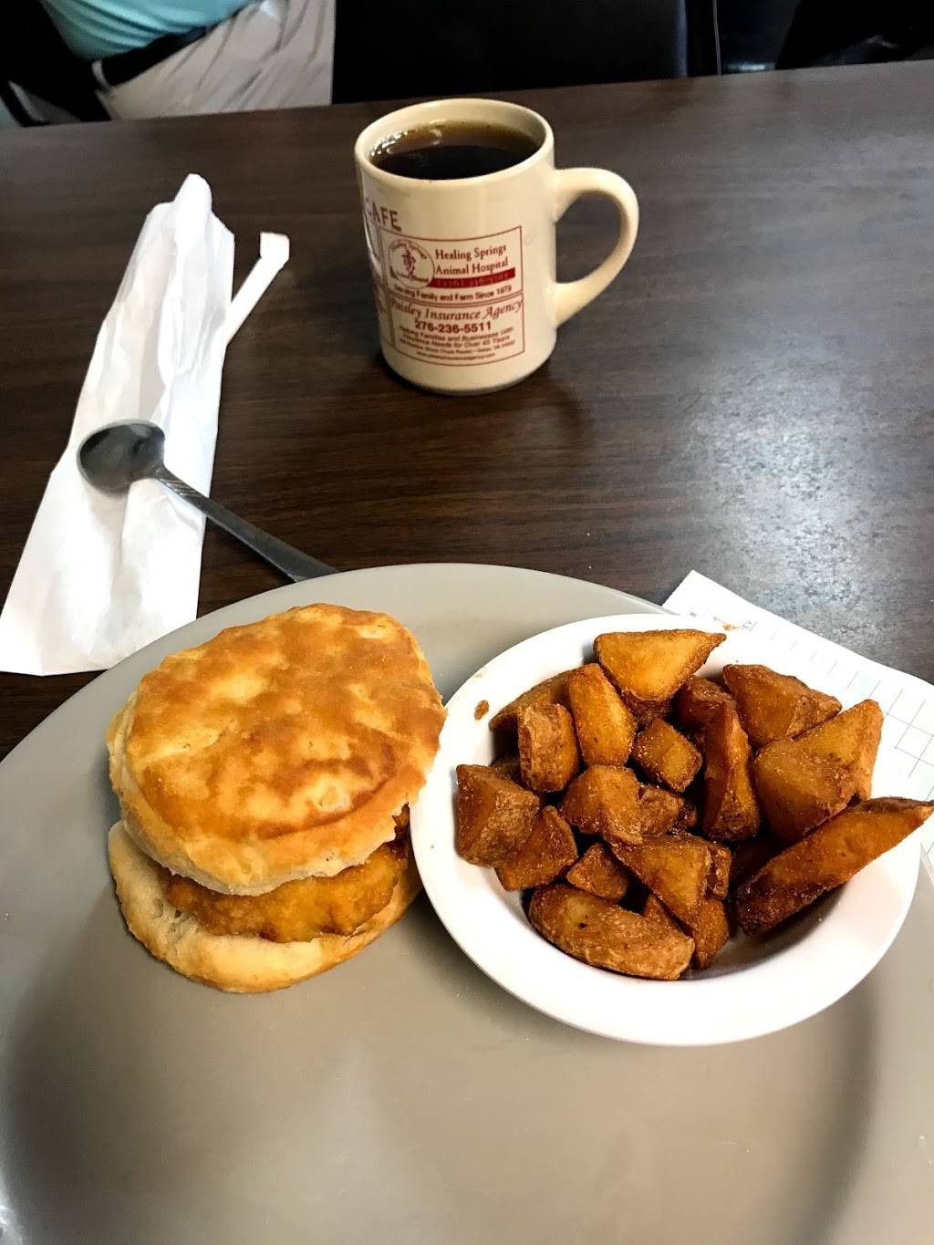 County Line Cafe | restaurant | 956 E Stuart Dr, Galax, VA 24333, USA | 2762363201 OR +1 276-236-3201