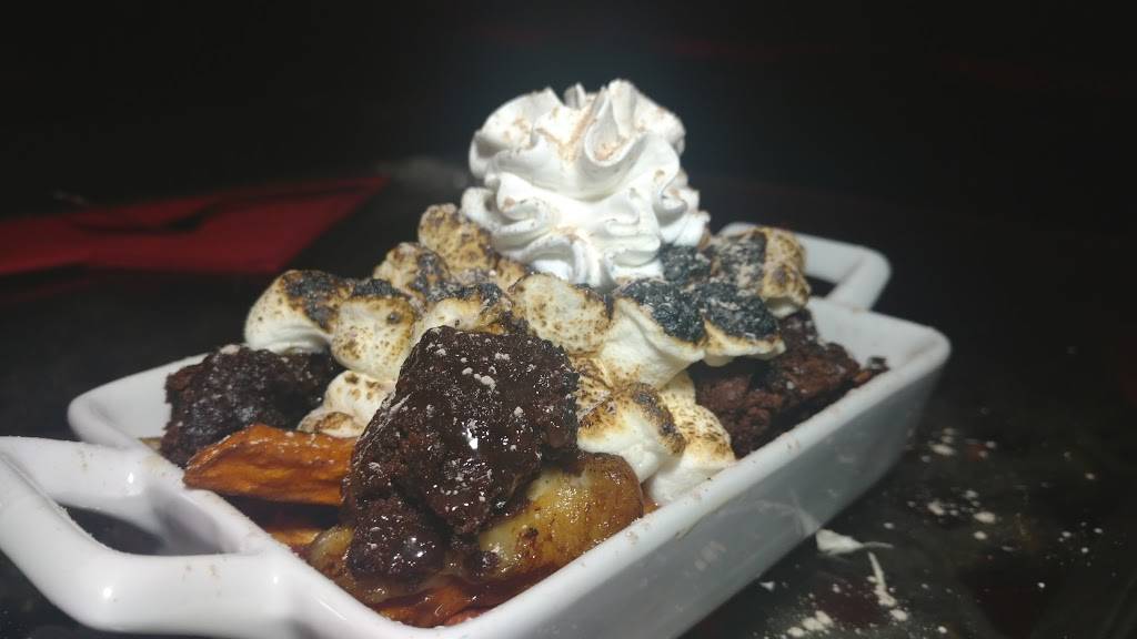 Fry Madness | restaurant | 555 S Spring St, Los Angeles, CA 90013, USA | 2137972847 OR +1 213-797-2847