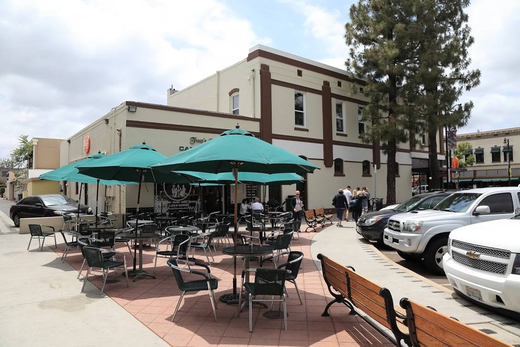 Twos Company | restaurant | 22 Plaza Square, Orange, CA 92866, USA | 7147717633 OR +1 714-771-7633