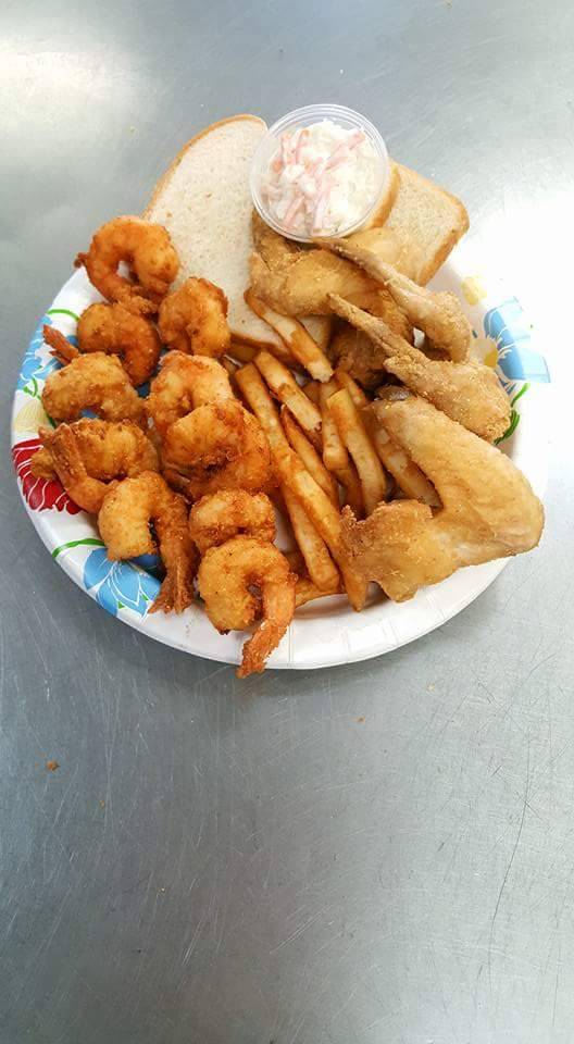 J J Fish & Chicken | restaurant | 1647 University Ave W, St Paul, MN 55104, USA | 6512513497 OR +1 651-251-3497