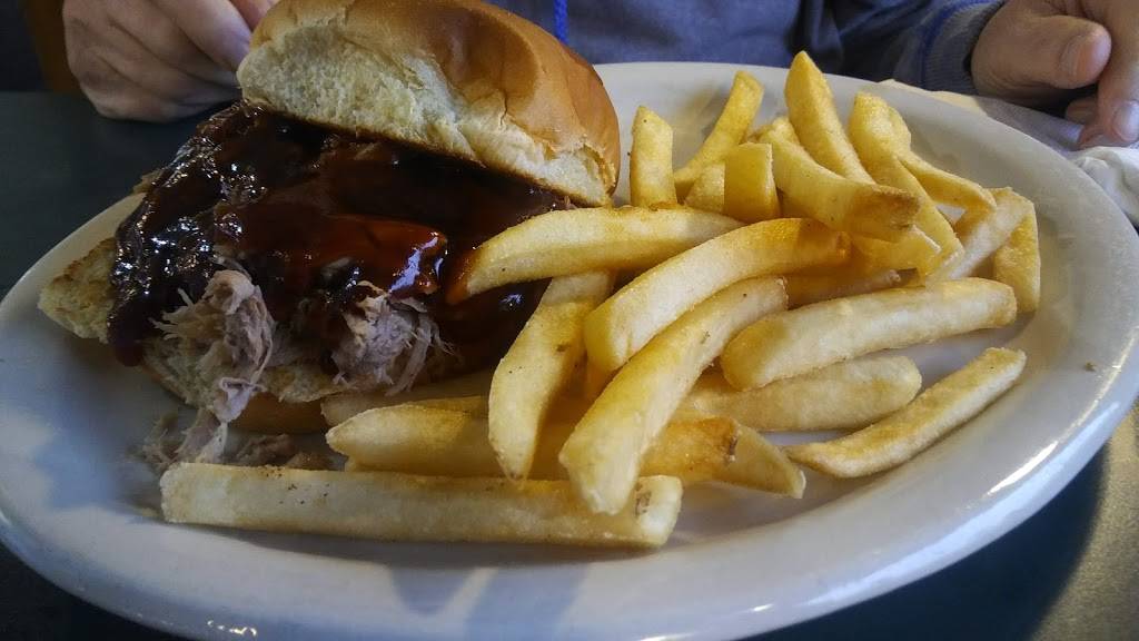 Macs Family Restaurant | restaurant | 3245 Westbourne Dr, Cincinnati, OH 45248, USA | 5138734242 OR +1 513-873-4242