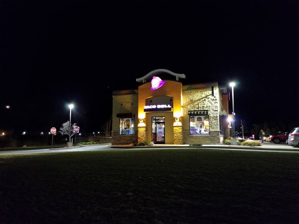Taco Bell | meal takeaway | 311 Montauk Hwy, Lindenhurst, NY 11757, USA | 6312266795 OR +1 631-226-6795