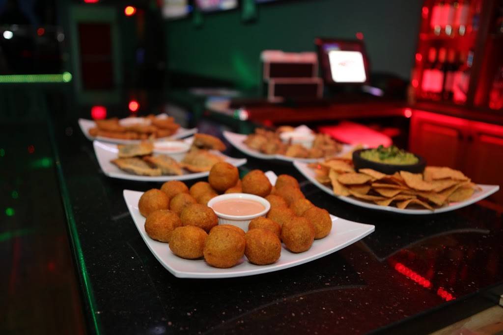 Knockout Sports Bar & Grill | night club | 4 Market St, Passaic, NJ 07055, USA | 9739286902 OR +1 973-928-6902