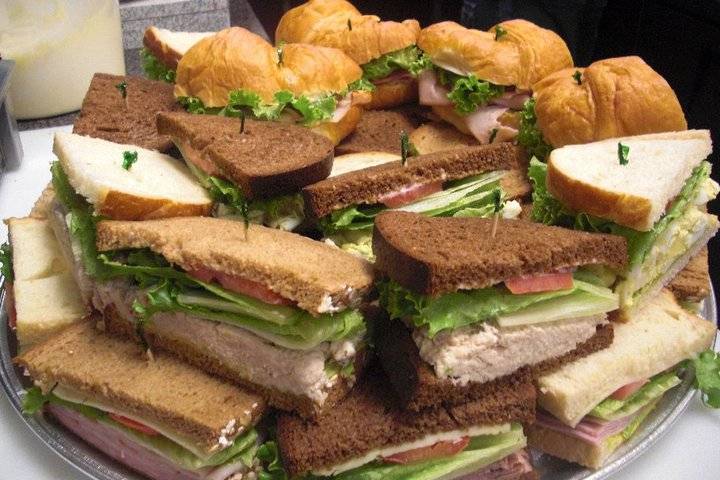 Crossroads Cafe & Catering | meal takeaway | 13191 Crossroads Pkwy N, City of Industry, CA 91746, USA | 5626922298 OR +1 562-692-2298