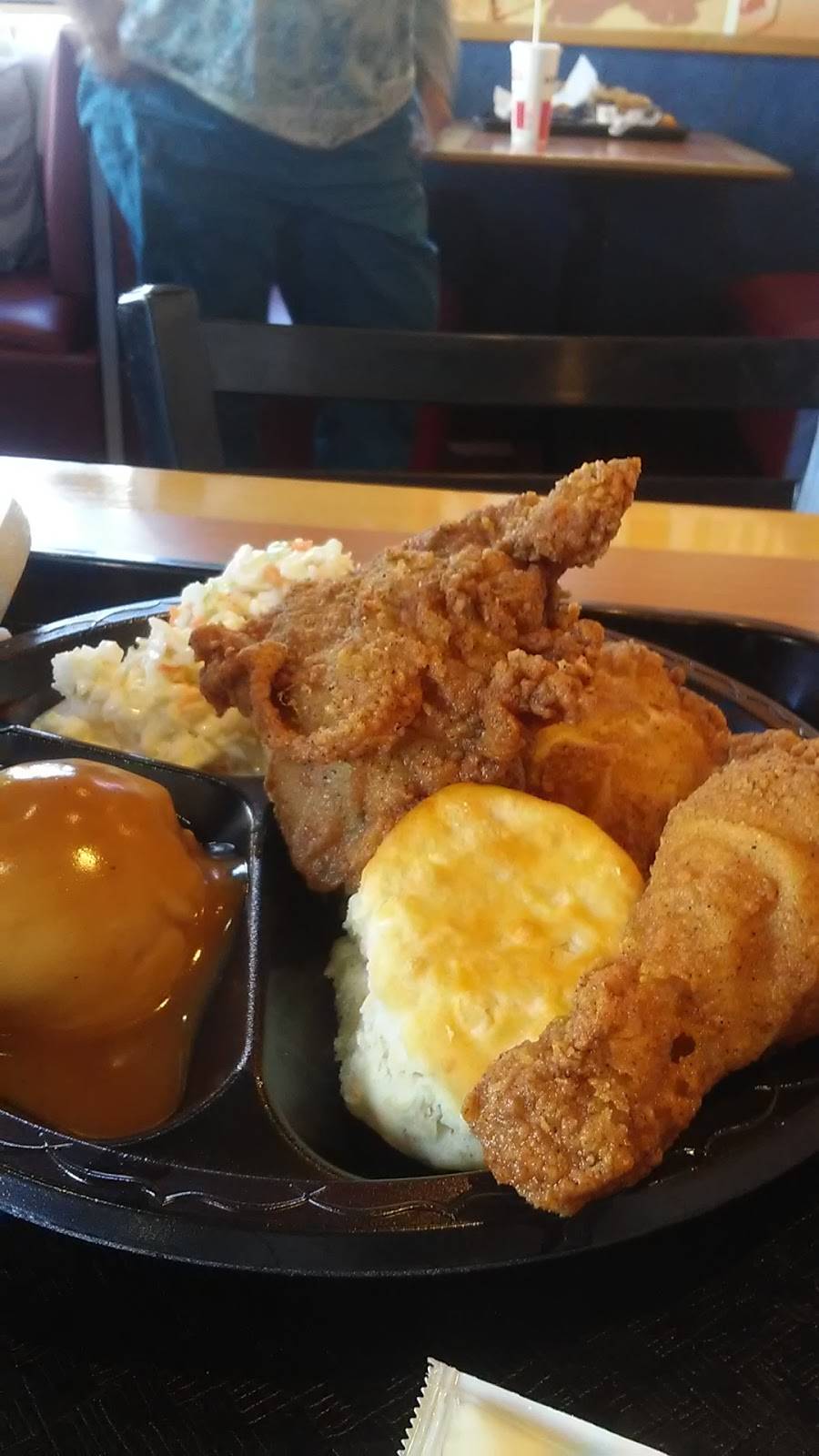 KFC | restaurant | 3411 E Market St, Logansport, IN 46947, USA | 5747222241 OR +1 574-722-2241