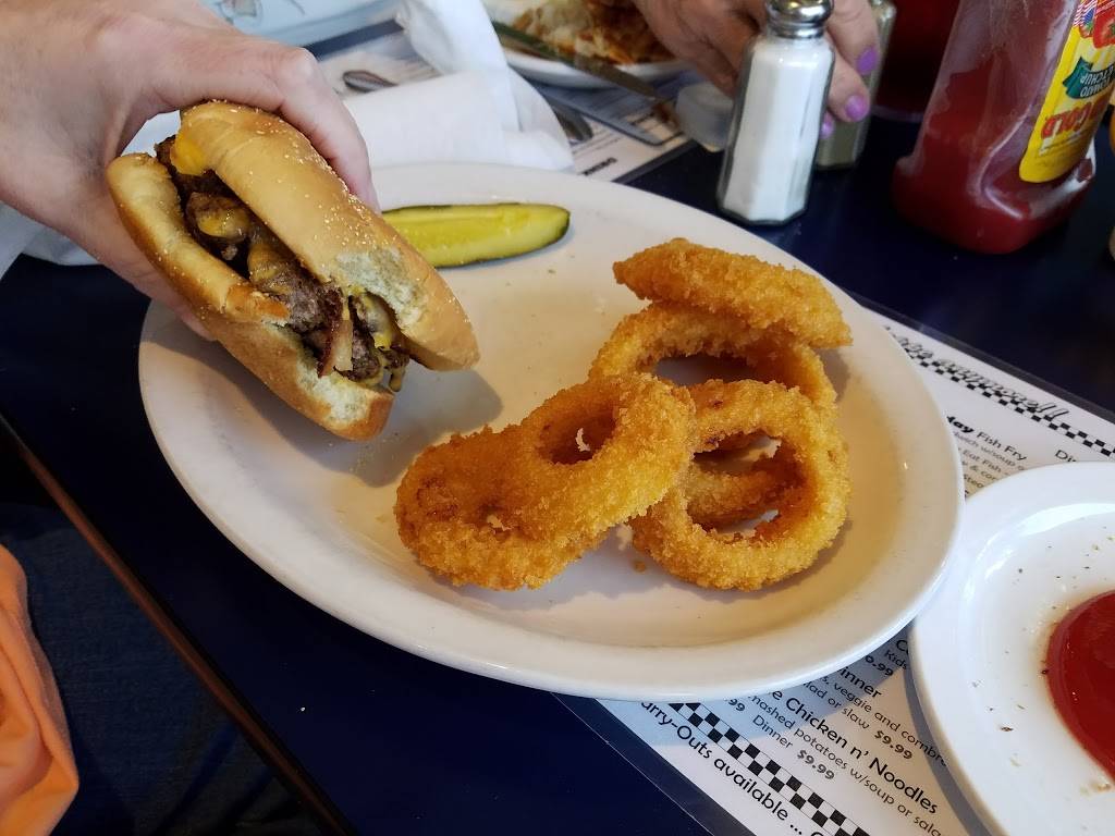 Merks Family Dining | restaurant | 5201 N Walnut St, Muncie, IN 47304, USA | 7652826375 OR +1 765-282-6375