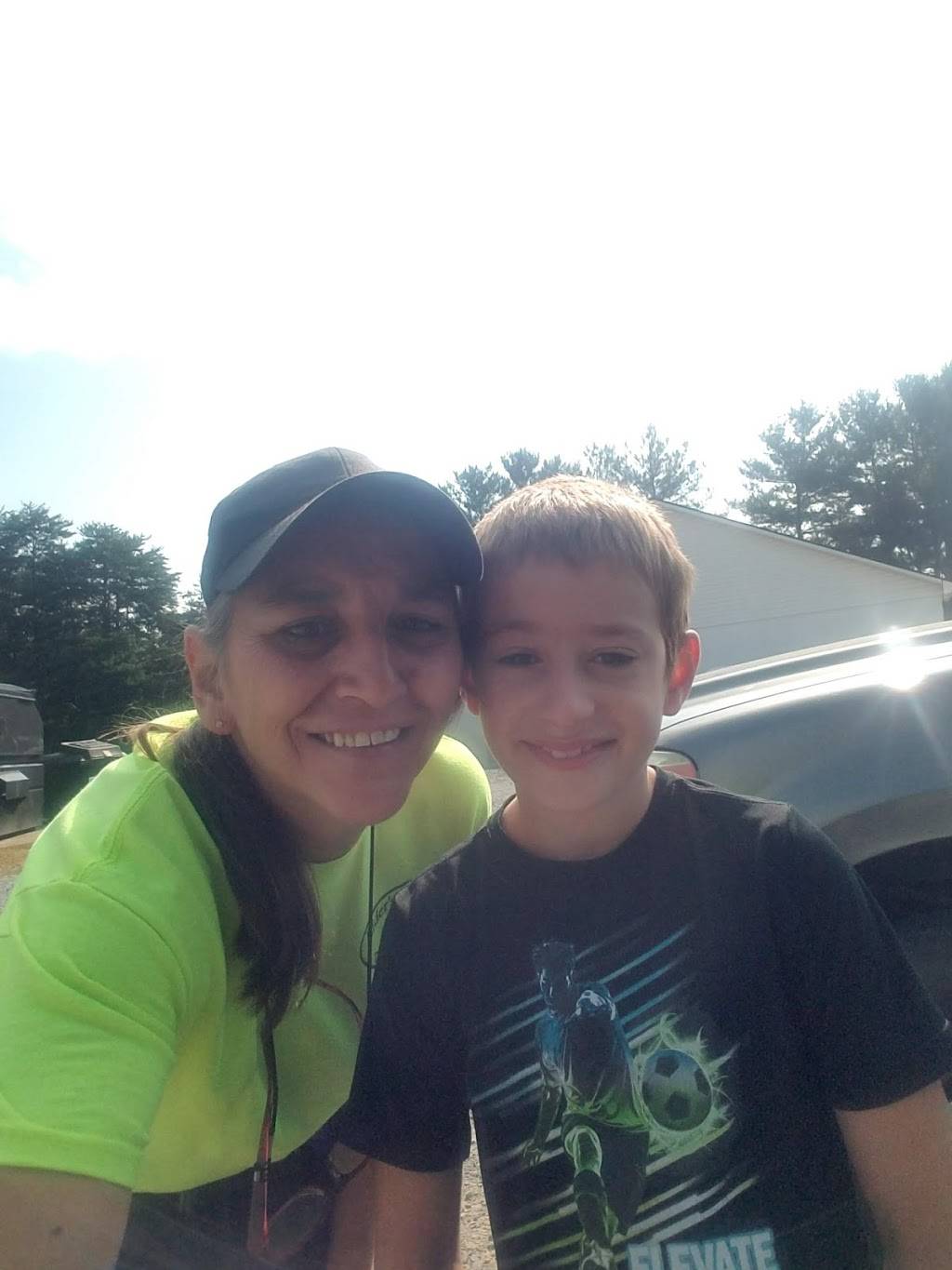 Darwins | restaurant | 2840 Hoots Rd, Hamptonville, NC 27020, USA | 3364682212 OR +1 336-468-2212