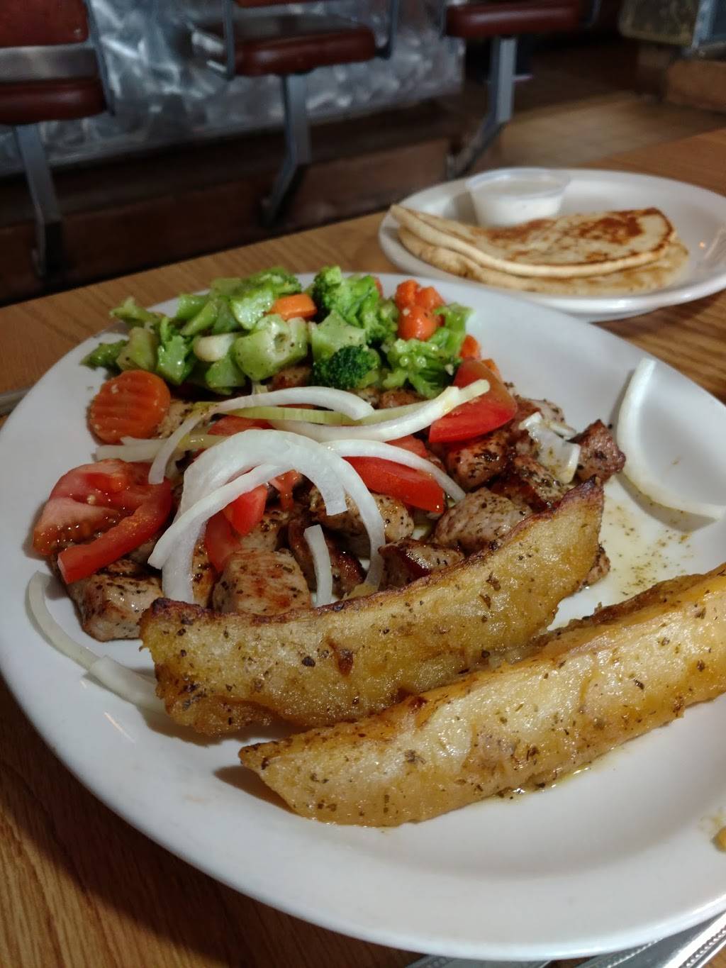 Petes Greek Town Cafe | restaurant | 2910 E Colfax Ave, Denver, CO 80206, USA | 3033211104 OR +1 303-321-1104