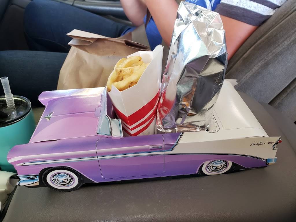 Dixie Dog Drive-In | restaurant | 1421 E South Ave, Ponca City, OK 74604, USA | 5807624439 OR +1 580-762-4439