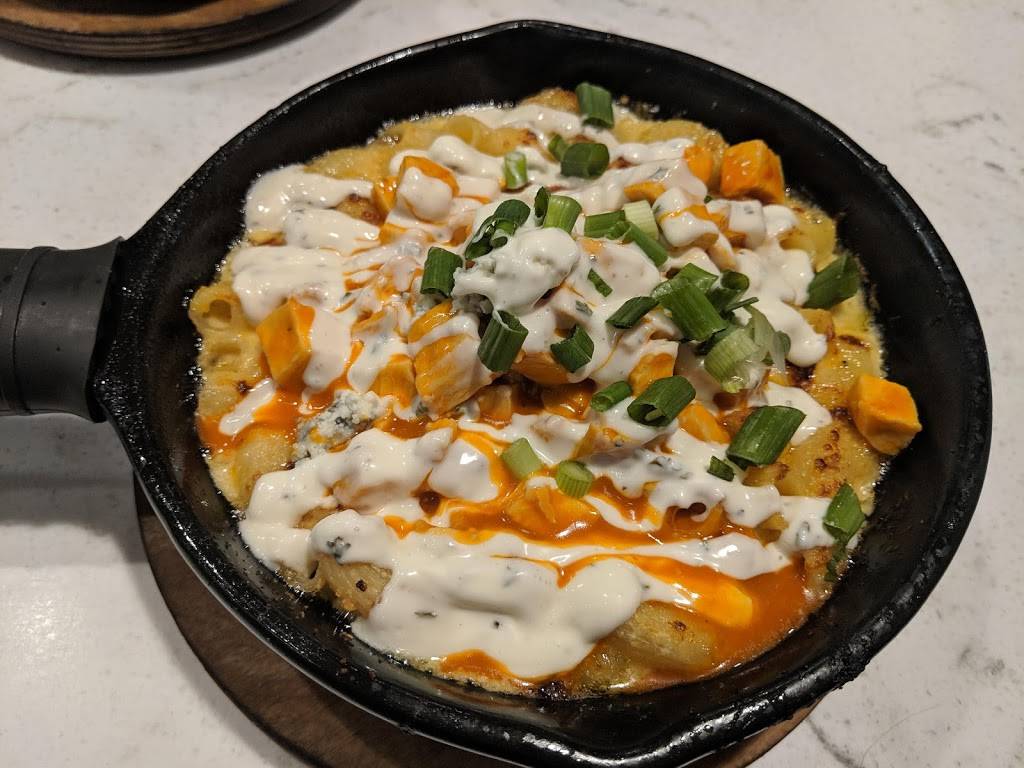 Grate Modern Mac & Cheese | restaurant | 8871 West Sura Lane, Greenfield, WI 53228, USA | 4142396025 OR +1 414-239-6025