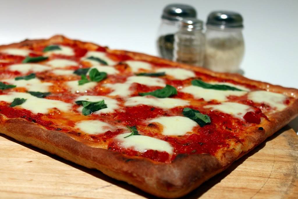 Giannis NY Pizza | restaurant | 936 58th St N, St. Petersburg, FL 33710, USA | 7273813209 OR +1 727-381-3209