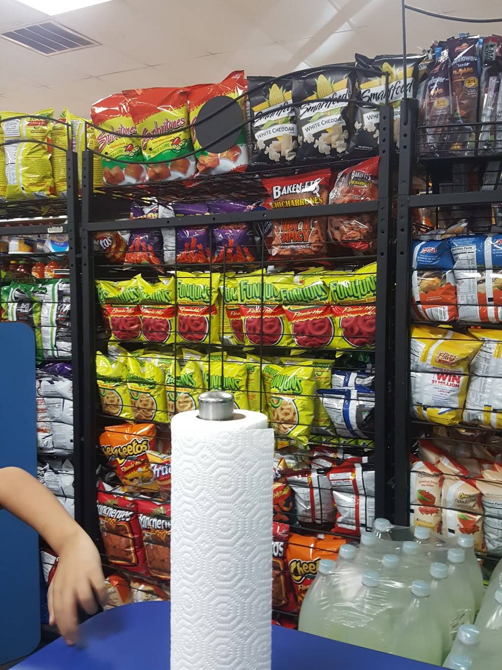 La Michoacana Meat Market | bakery | 833 N Westmoreland Rd, Dallas, TX 75211, USA | 2143397800 OR +1 214-339-7800