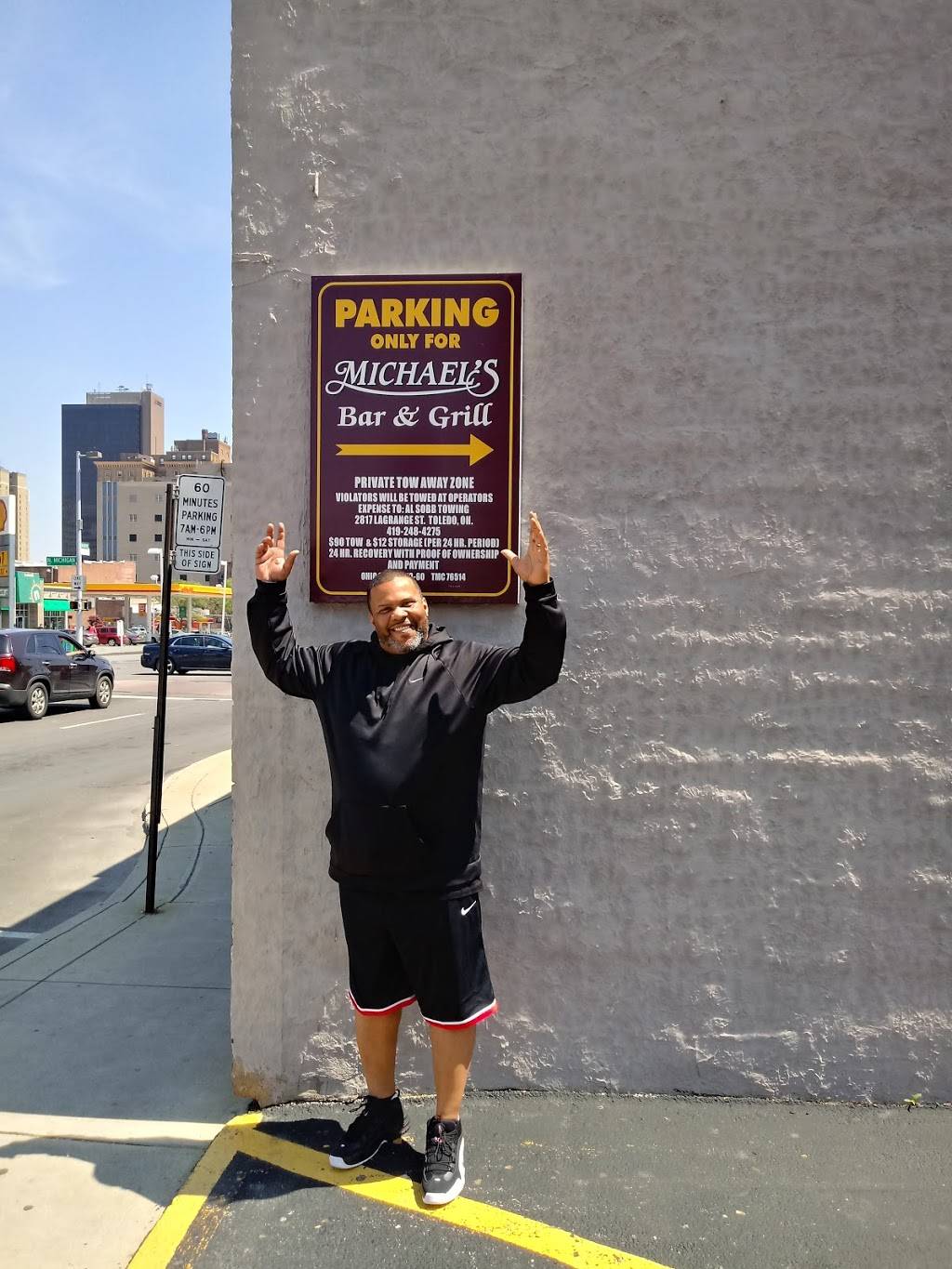 Michaels Bar & Grill | restaurant | 901 Monroe St, Toledo, OH 43604, USA | 4192413900 OR +1 419-241-3900