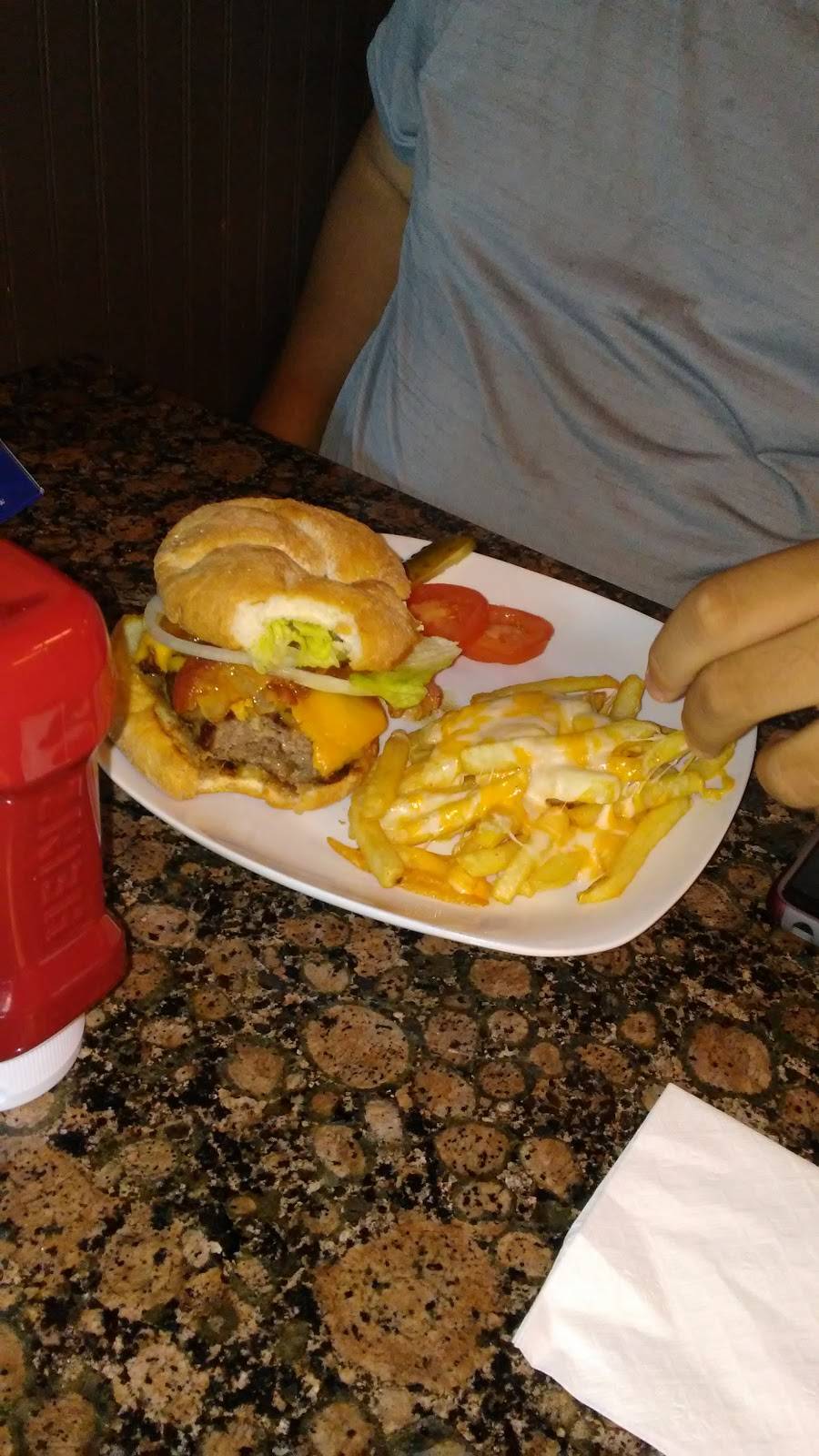 Juniors Pizza and more | restaurant | 3920 N Dean Rd, Orlando, FL 32817, USA | 4076779000 OR +1 407-677-9000