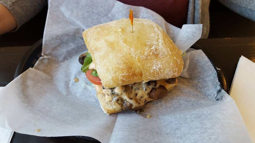 Fast Eddies Sandwich Shop | meal takeaway | 1175 East Ave, Chico, CA 95926, USA | 5303428555 OR +1 530-342-8555