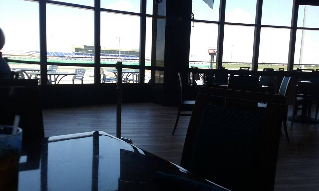 Turn 2 Sports Bar & Restaurant | restaurant | 777 Hollywood Casino Blvd, Kansas City, KS 66111, USA | 9132879768 OR +1 913-287-9768