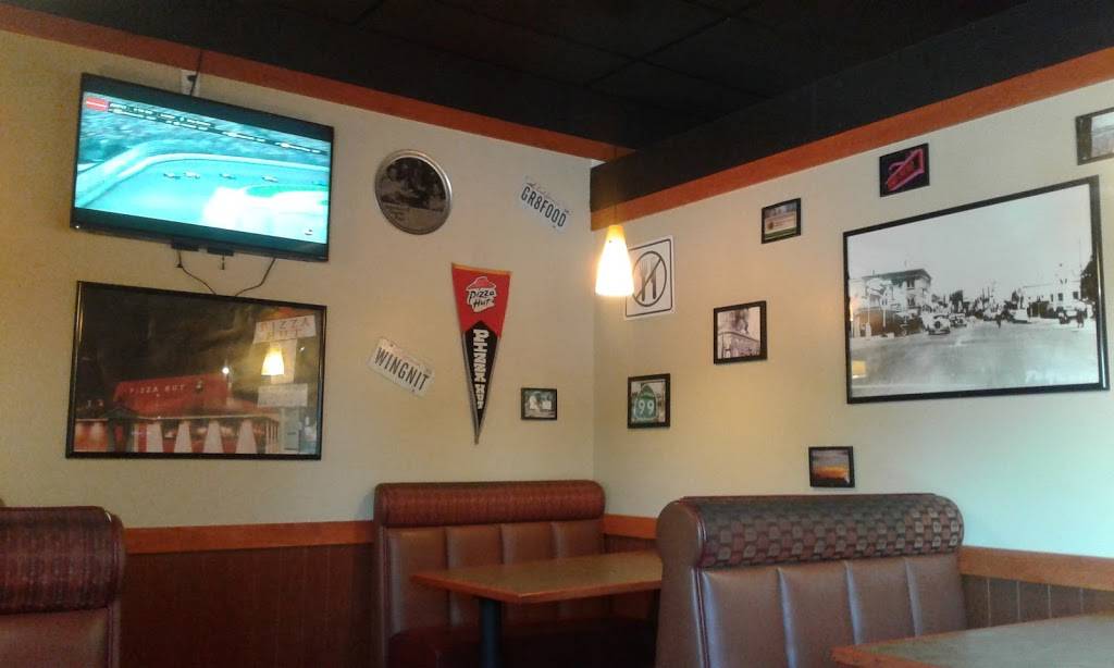 Pizza Hut | restaurant | 3181 Geer Rd, Turlock, CA 95382, USA | 2096322280 OR +1 209-632-2280
